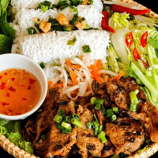 Grilled Pork with Fine Rice Vermicelli